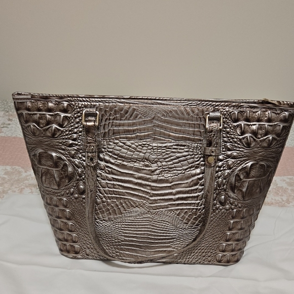 BRAHMIN Asher Tote In Silver Lining Melbourne. Like New. - Picture 5 of 13